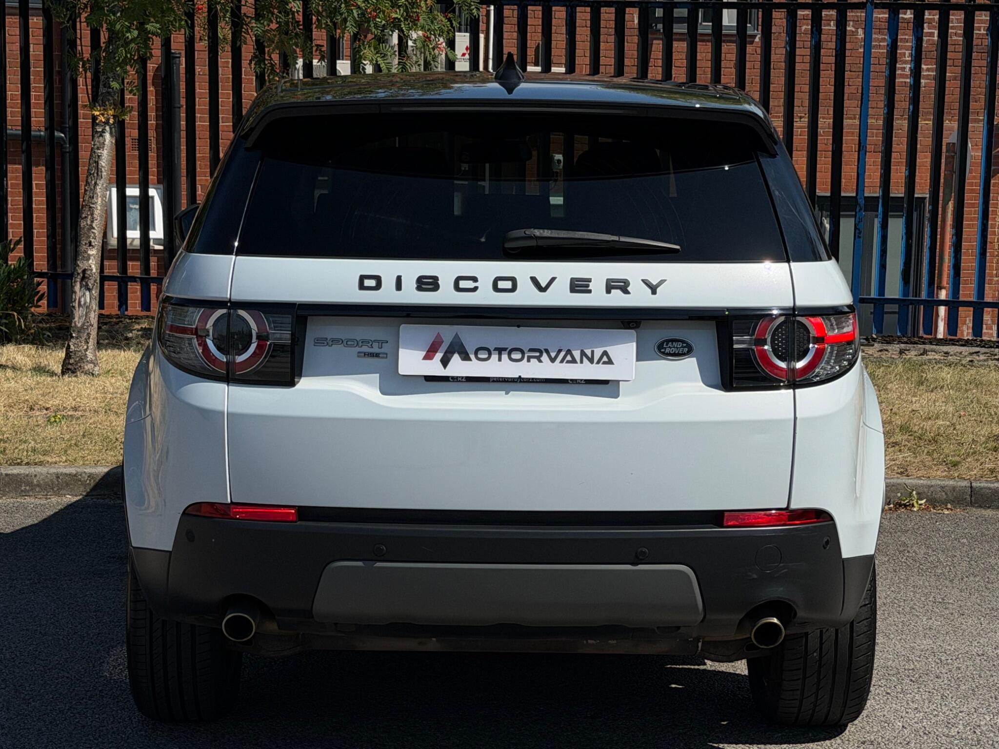 Land Rover Discovery Sport view 9