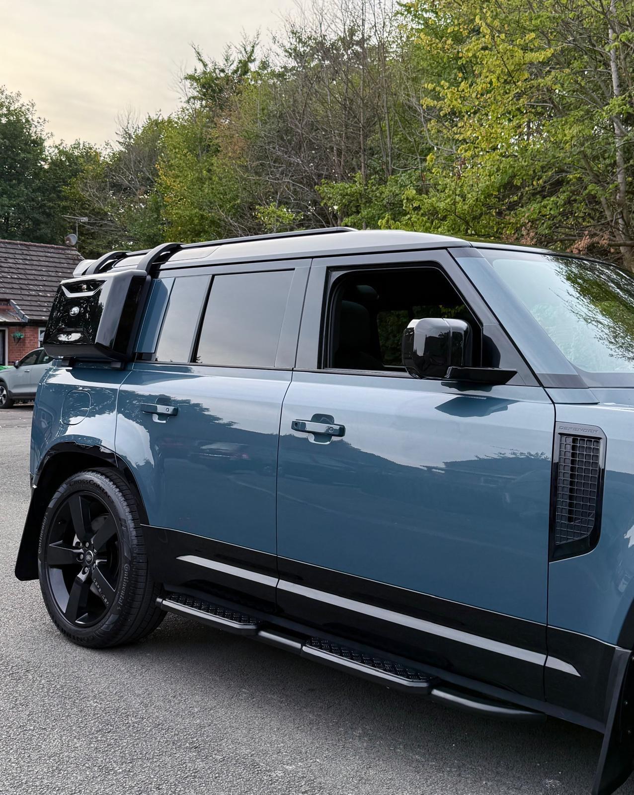 Land Rover Defender view 62