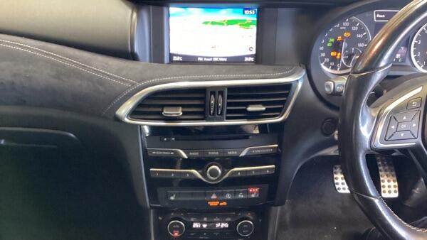 Infiniti Q30 view 6