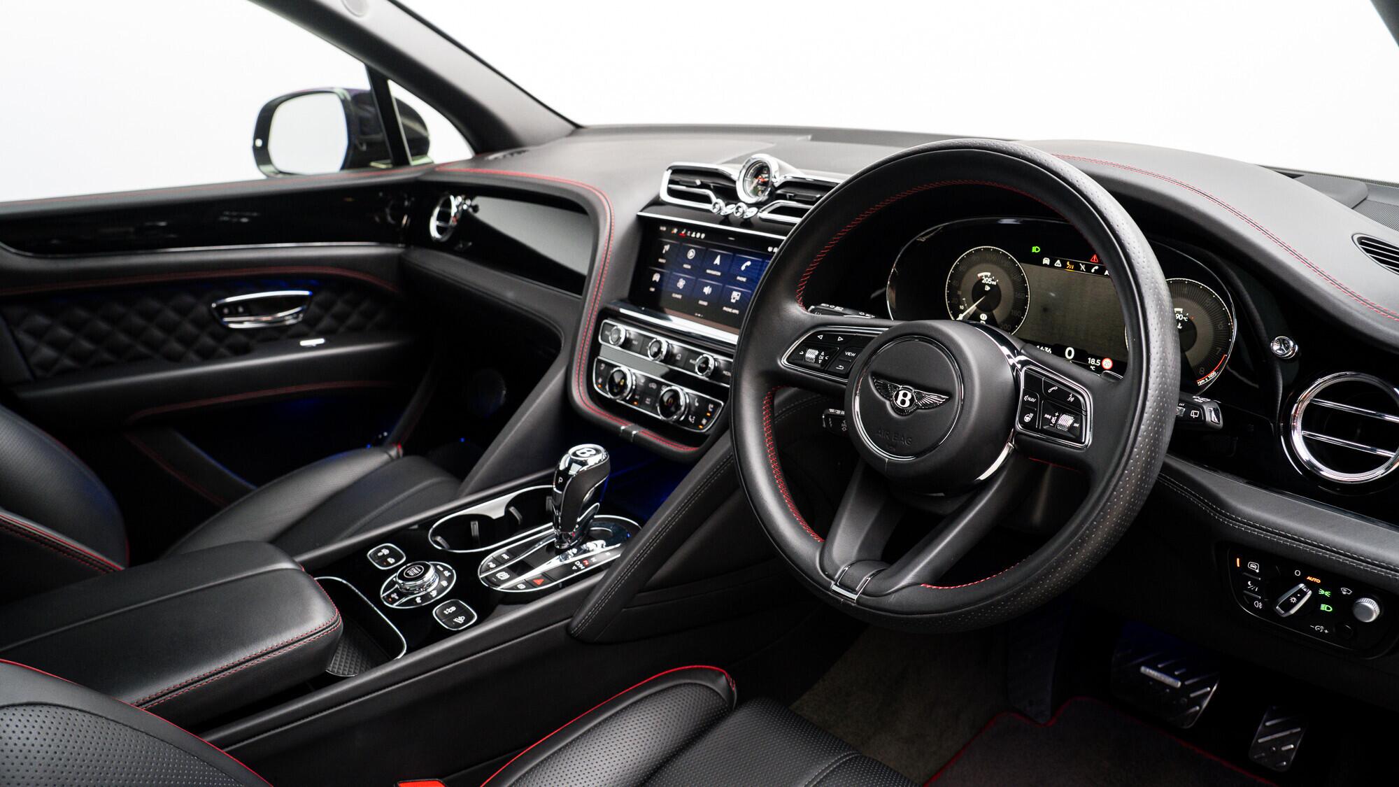 Bentley Bentayga view 31