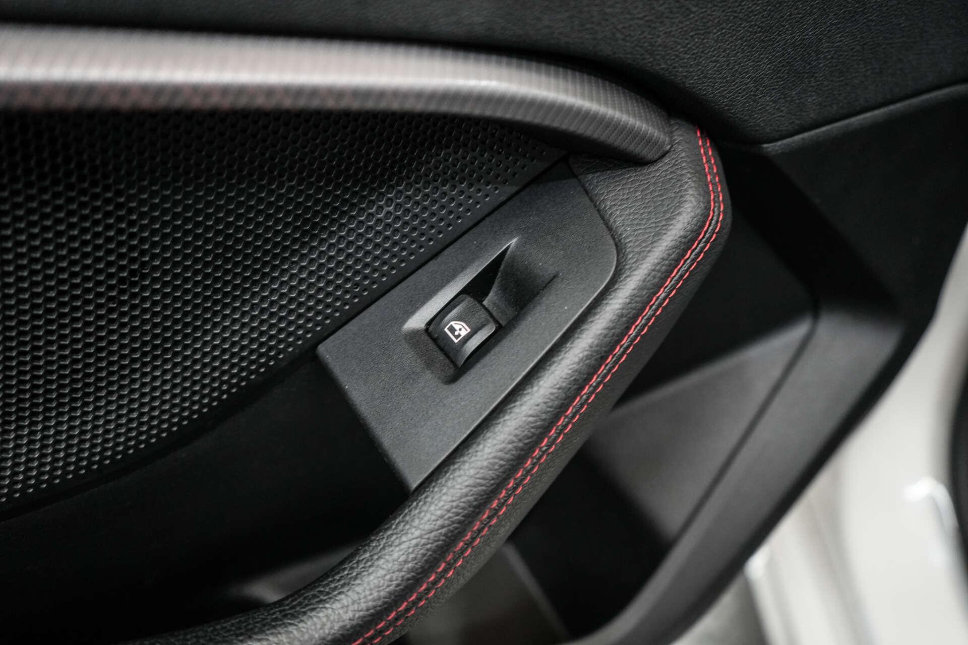 BMW 1 Series view 17