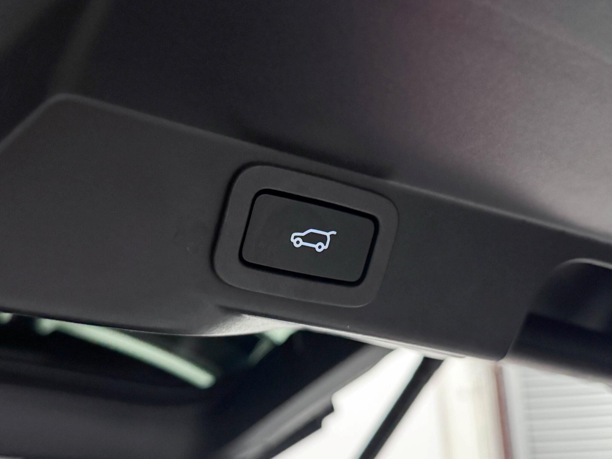 Land Rover Range Rover Sport view 8