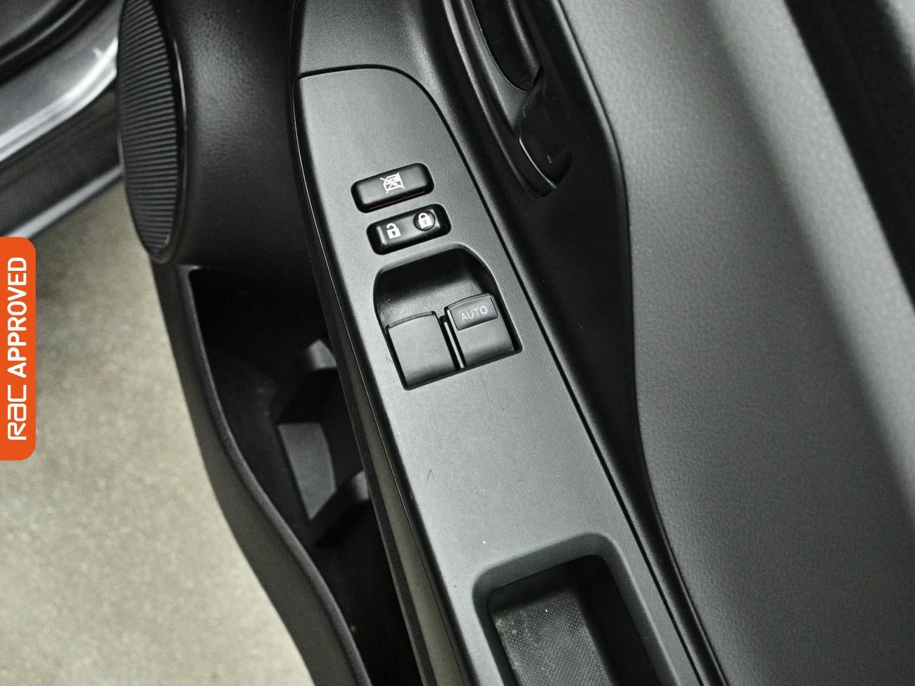 Toyota Yaris view 18