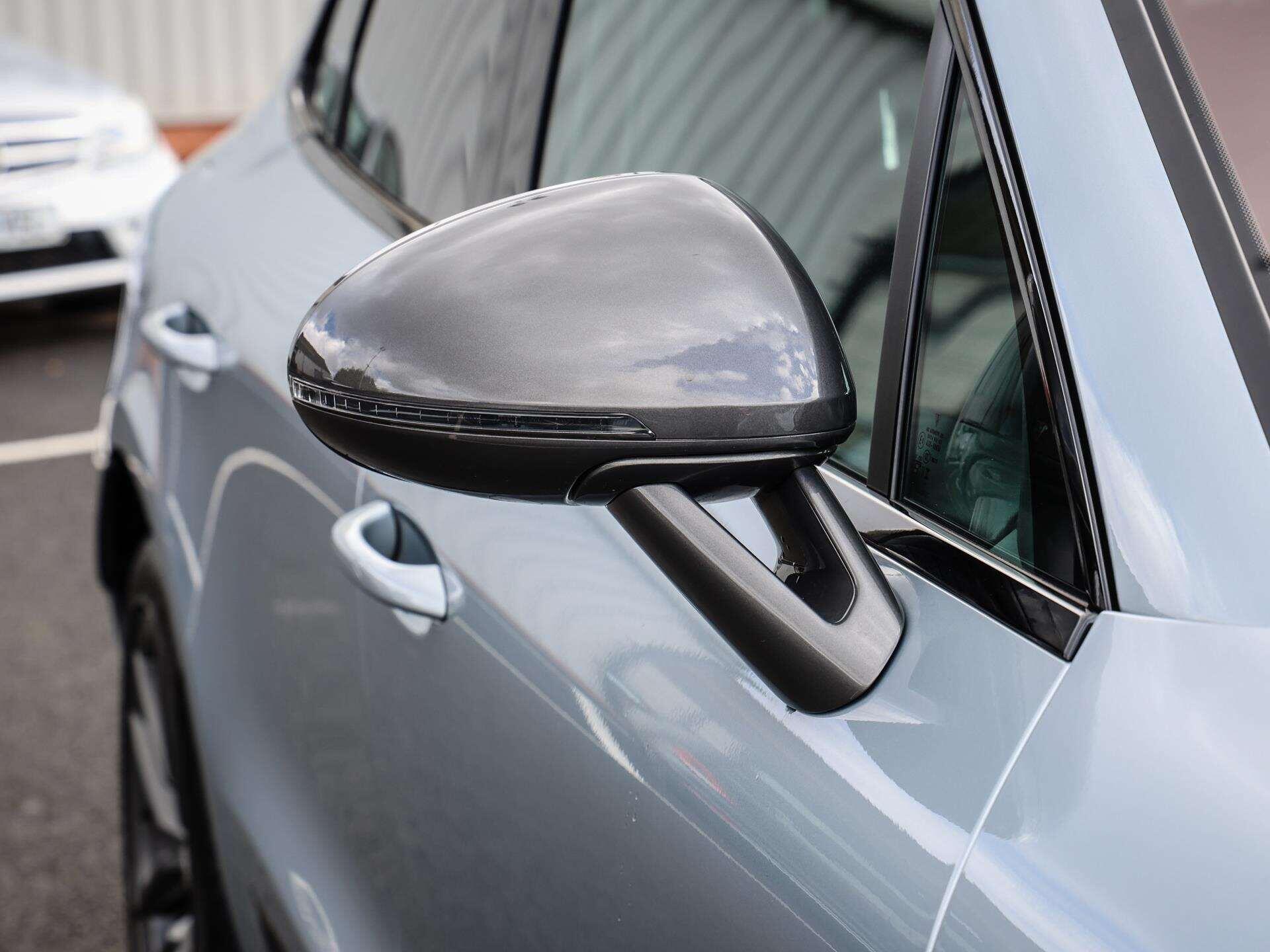 Porsche Macan view 33