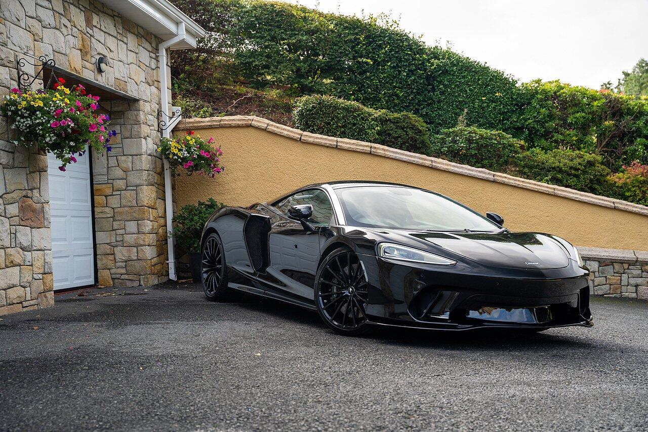 McLaren GT view 34