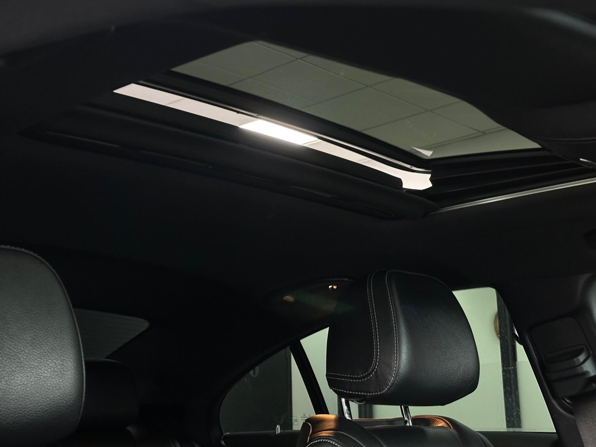 Mercedes-Benz CLS view 24