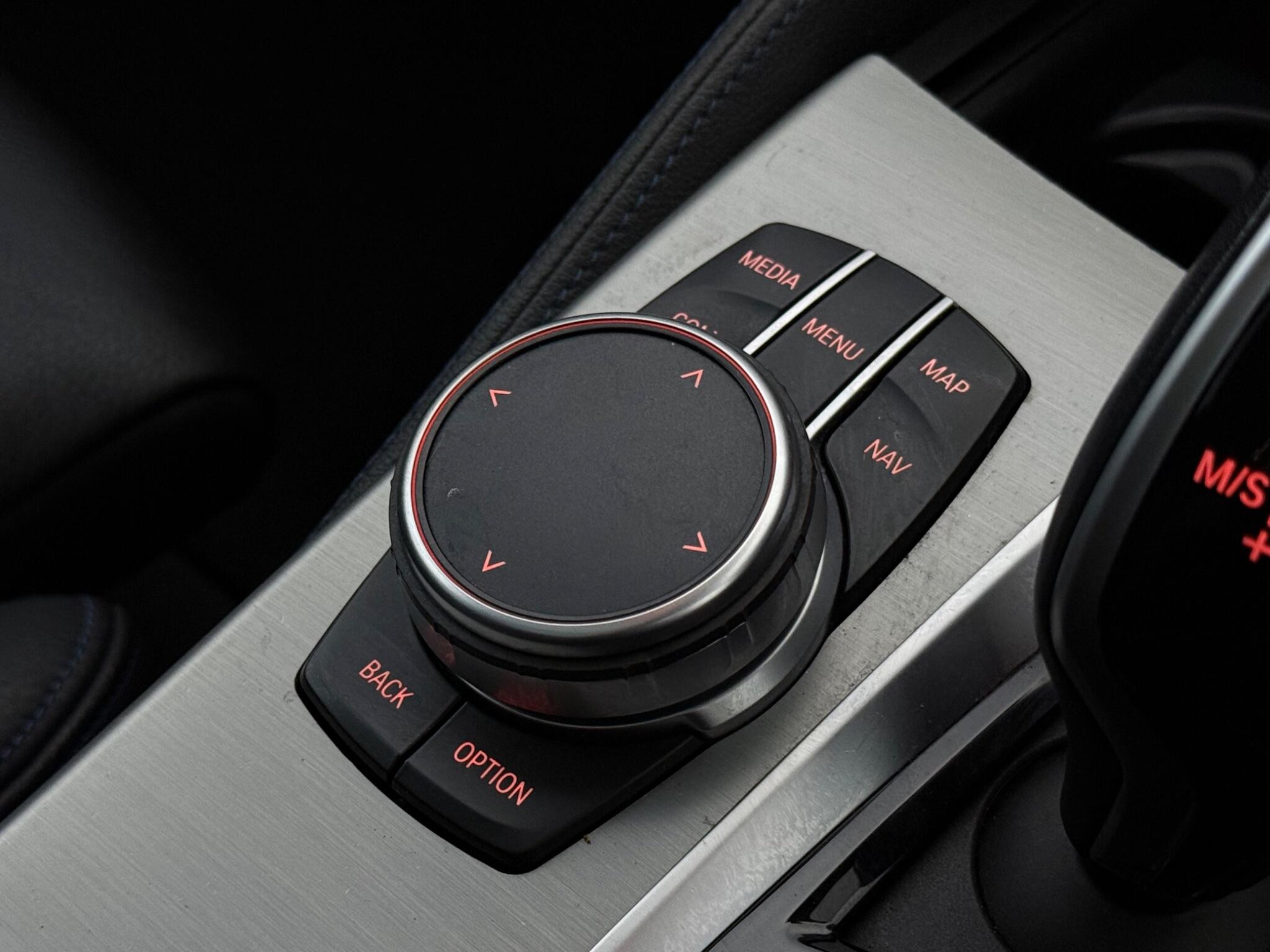 BMW 6 Series view 23