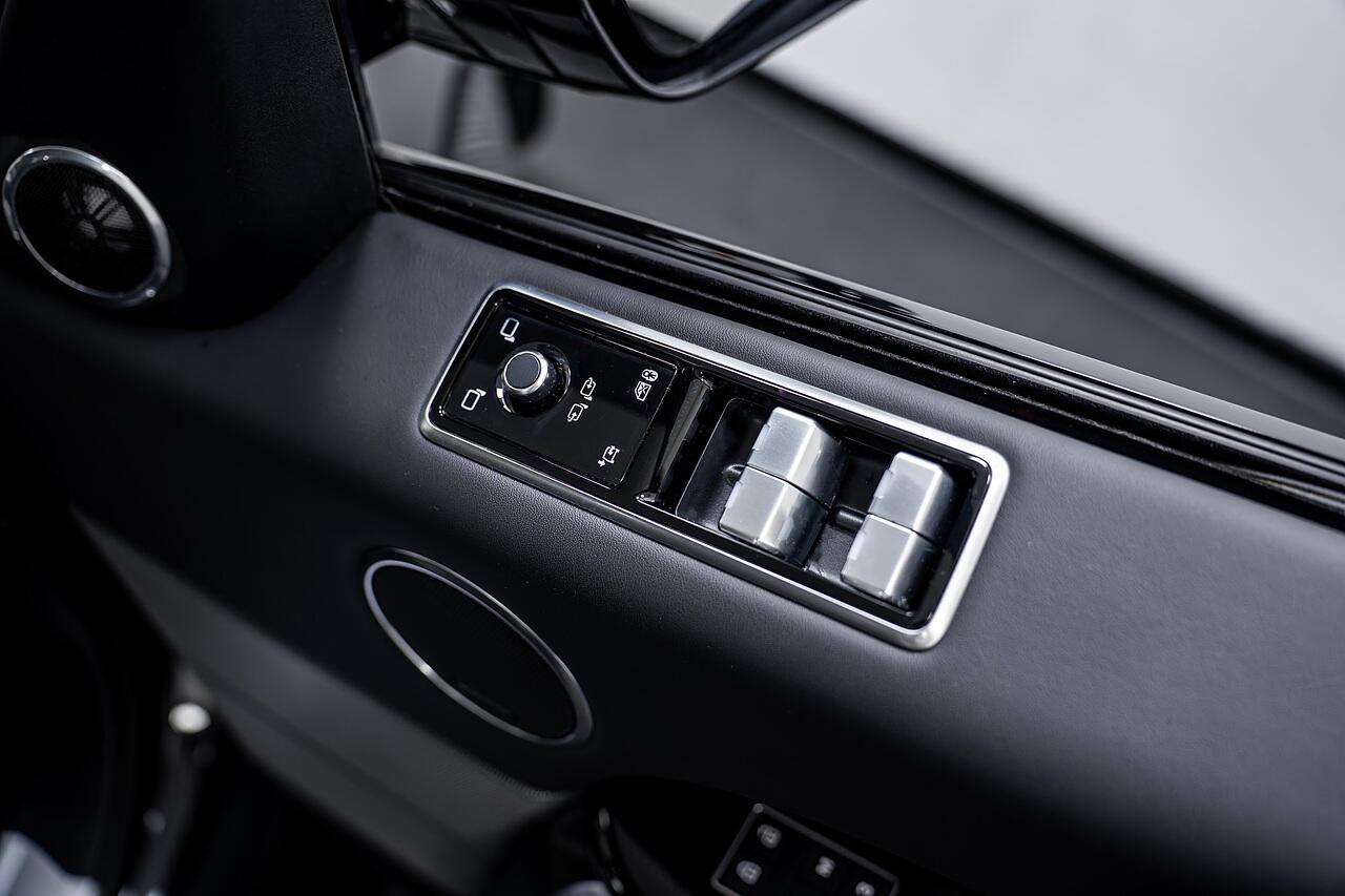 Land Rover Range Rover Sport view 16