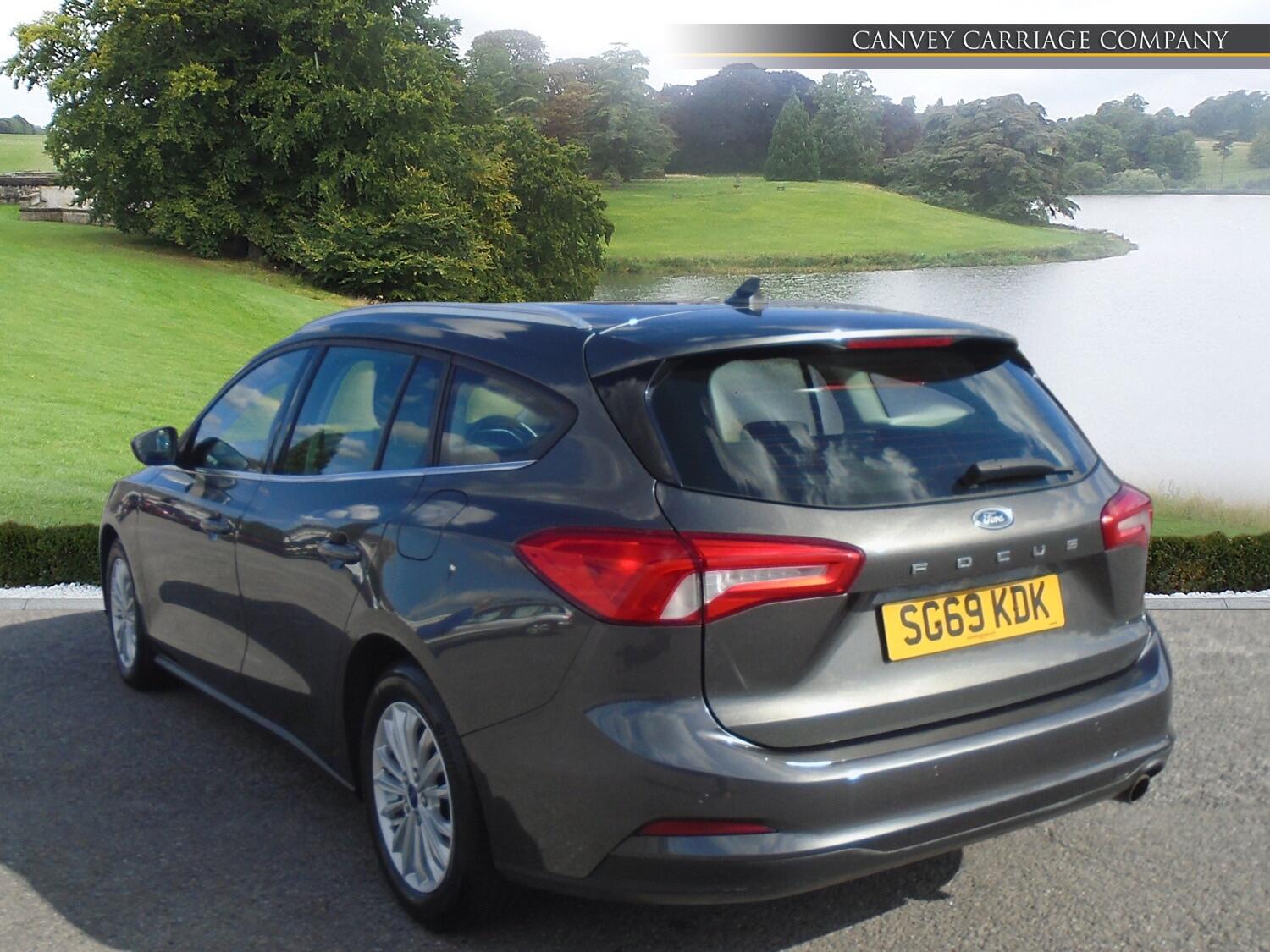 Ford Focus view 4