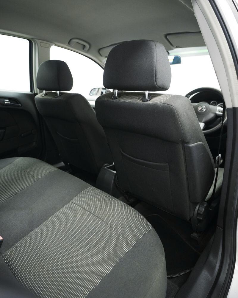 Vauxhall Astra view 14