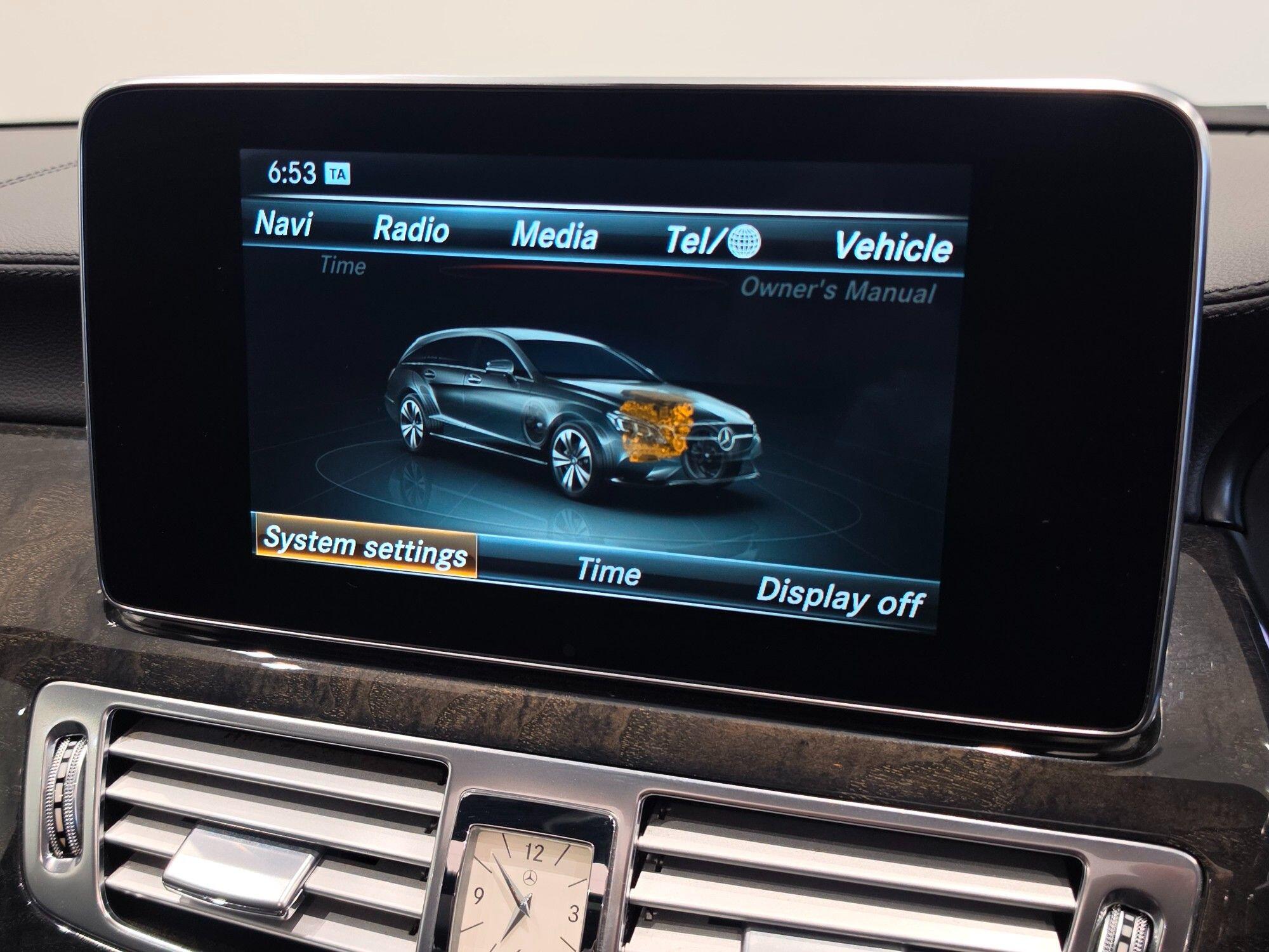 Mercedes-Benz CLS view 36