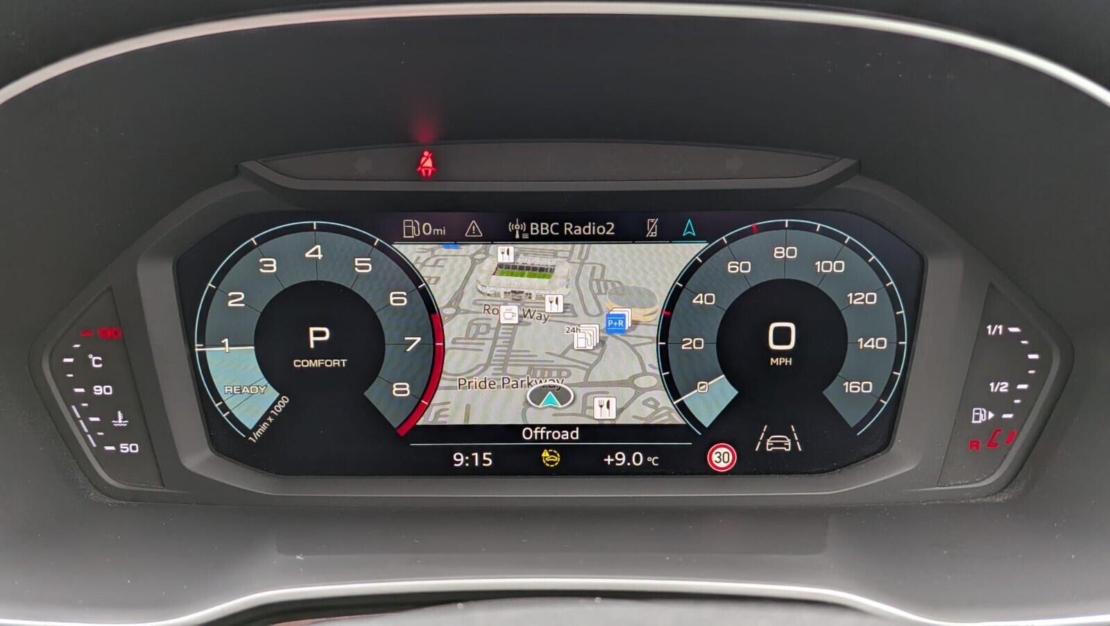 Audi Q3 view 16
