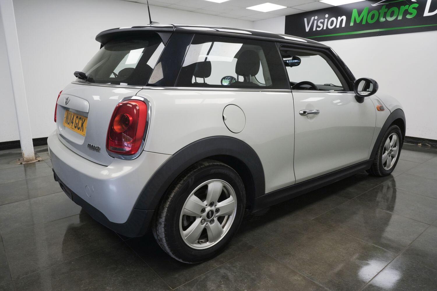 Mini Cooper view 4