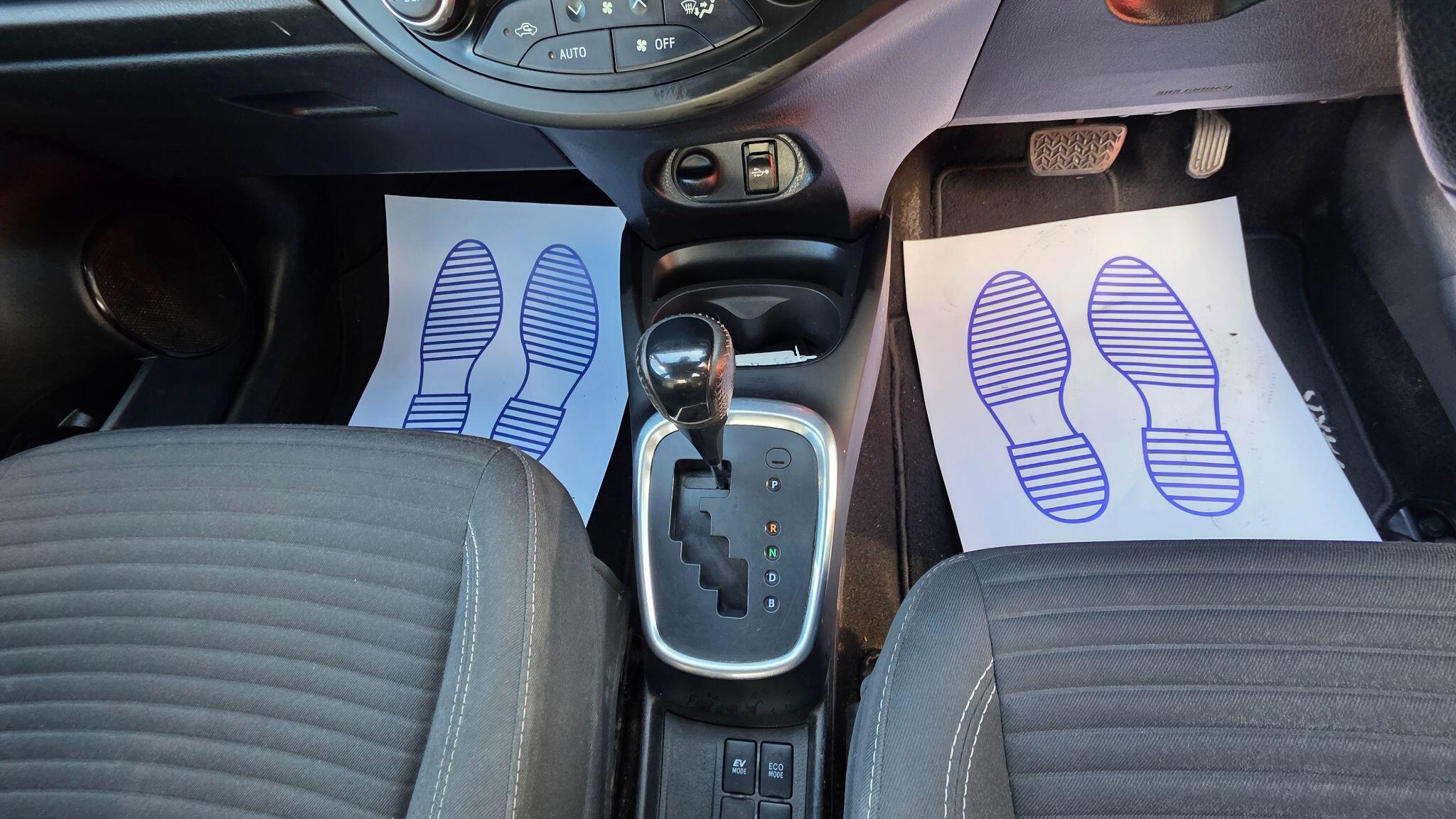 Toyota Yaris view 25