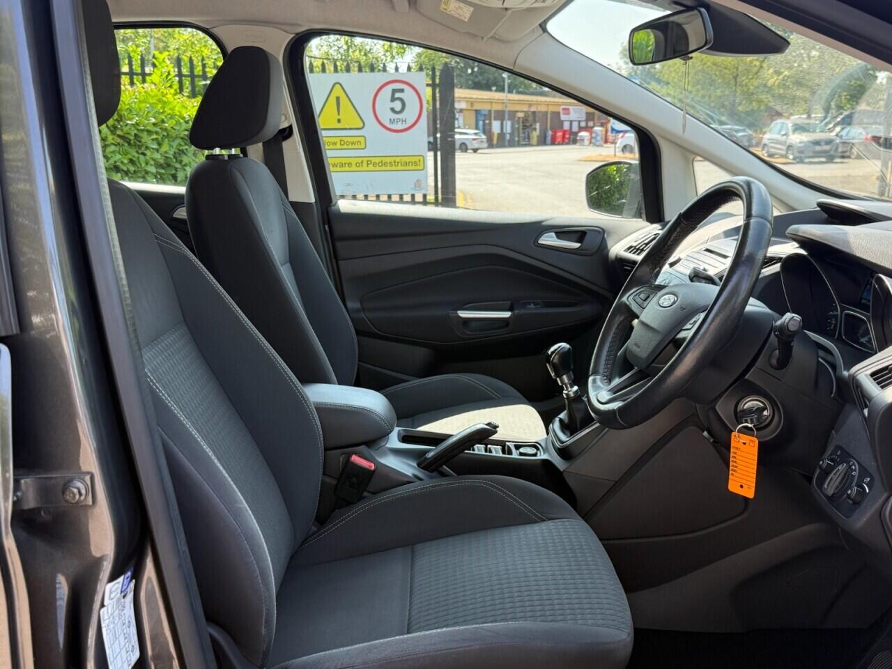 Ford C-Max view 11