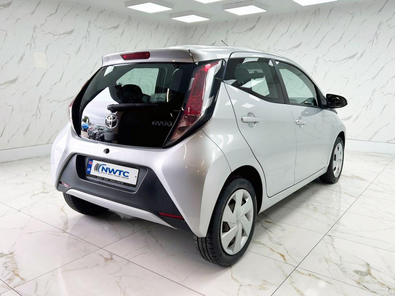 Toyota Aygo view 11