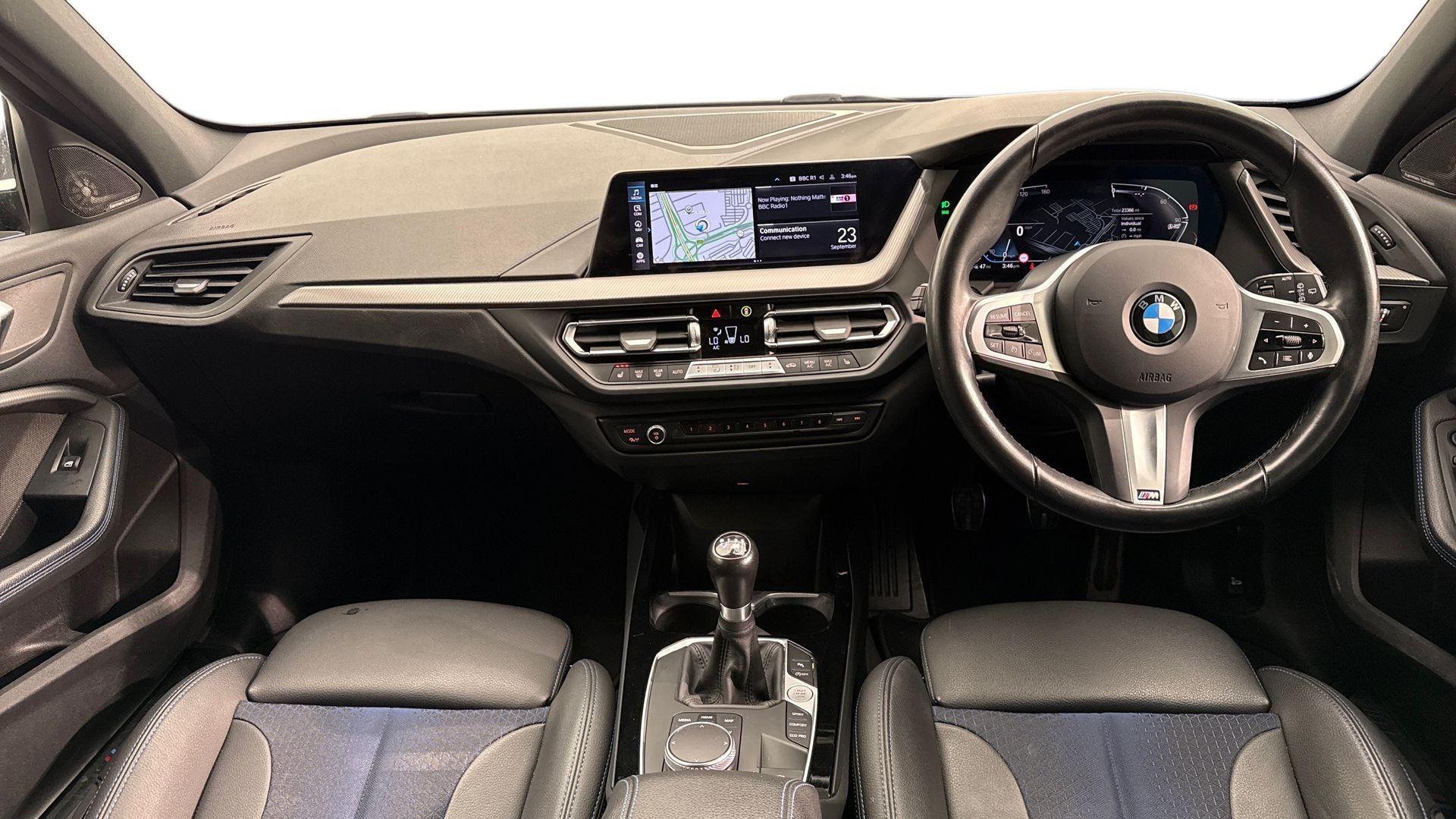 BMW 1 Series view 4