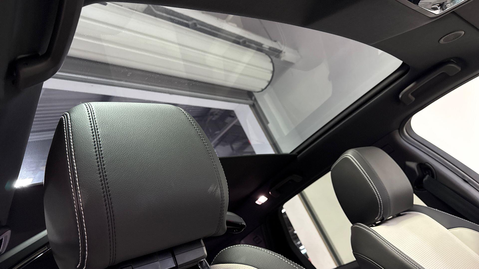 Land Rover Discovery Sport view 24