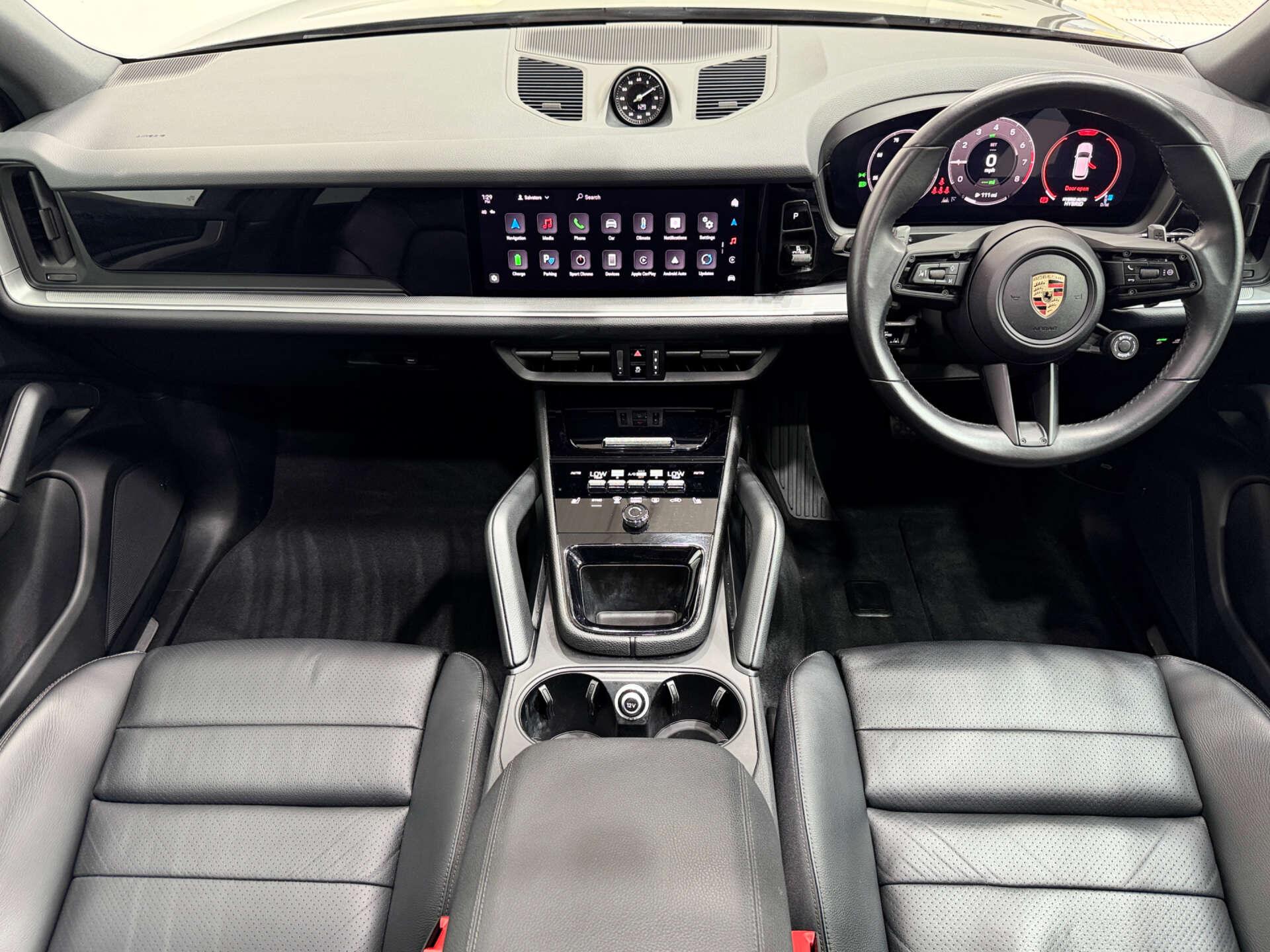 Porsche Cayenne view 18