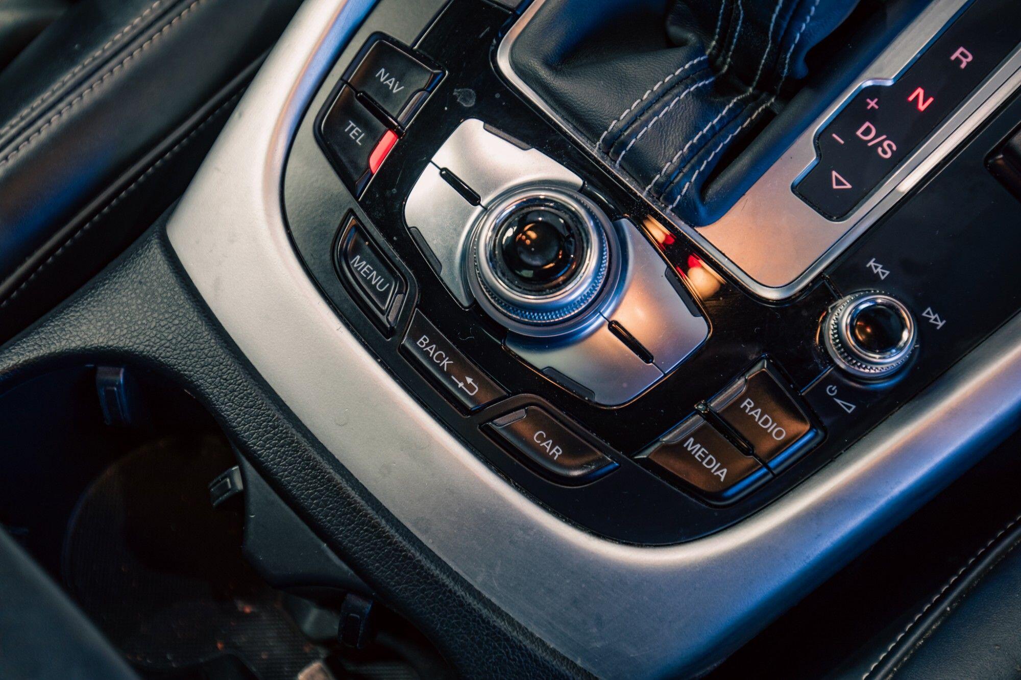 Audi SQ5 view 21