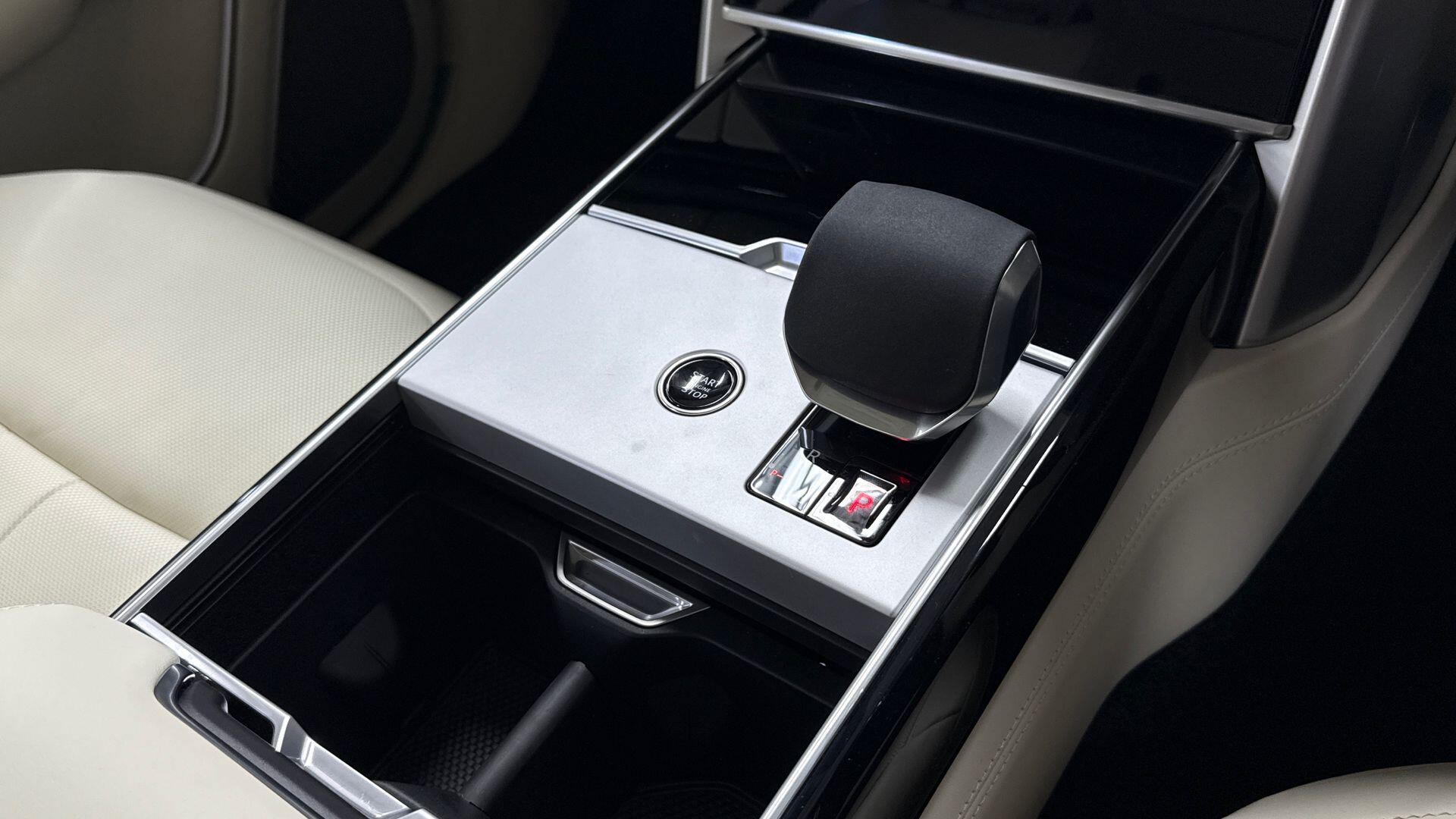 Land Rover Range Rover view 13