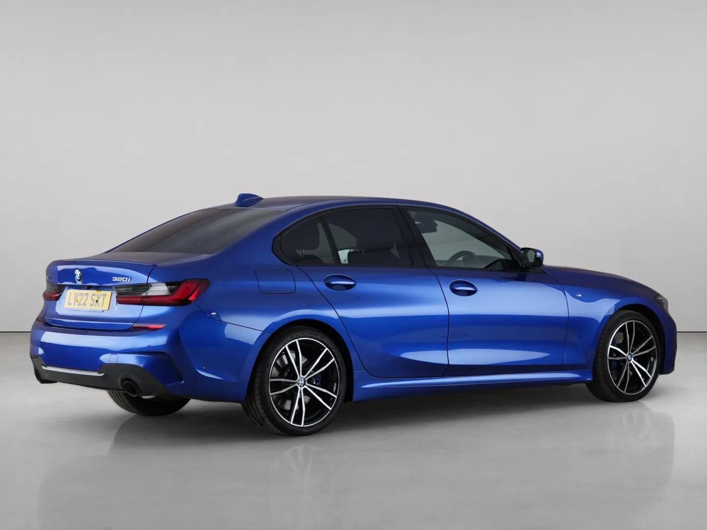 BMW 3 Series view 6