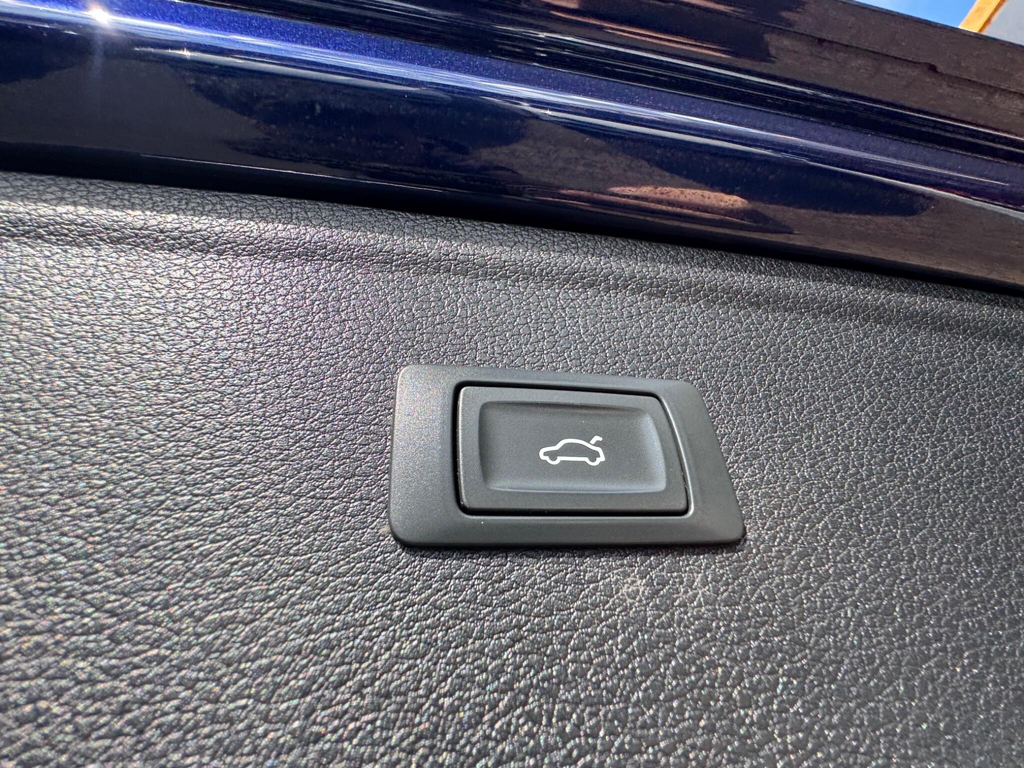 Audi Q5 view 12