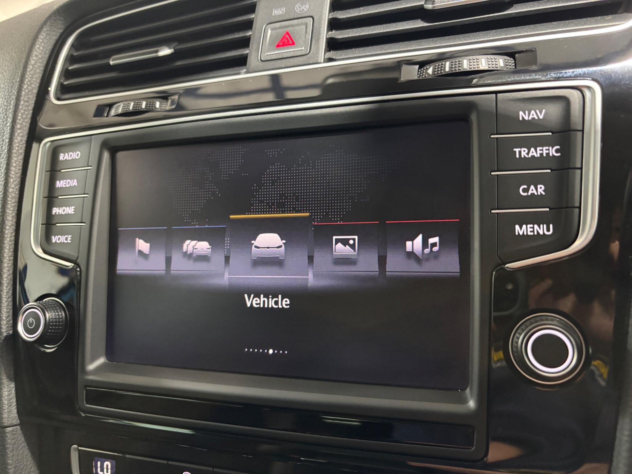 Volkswagen Golf view 43
