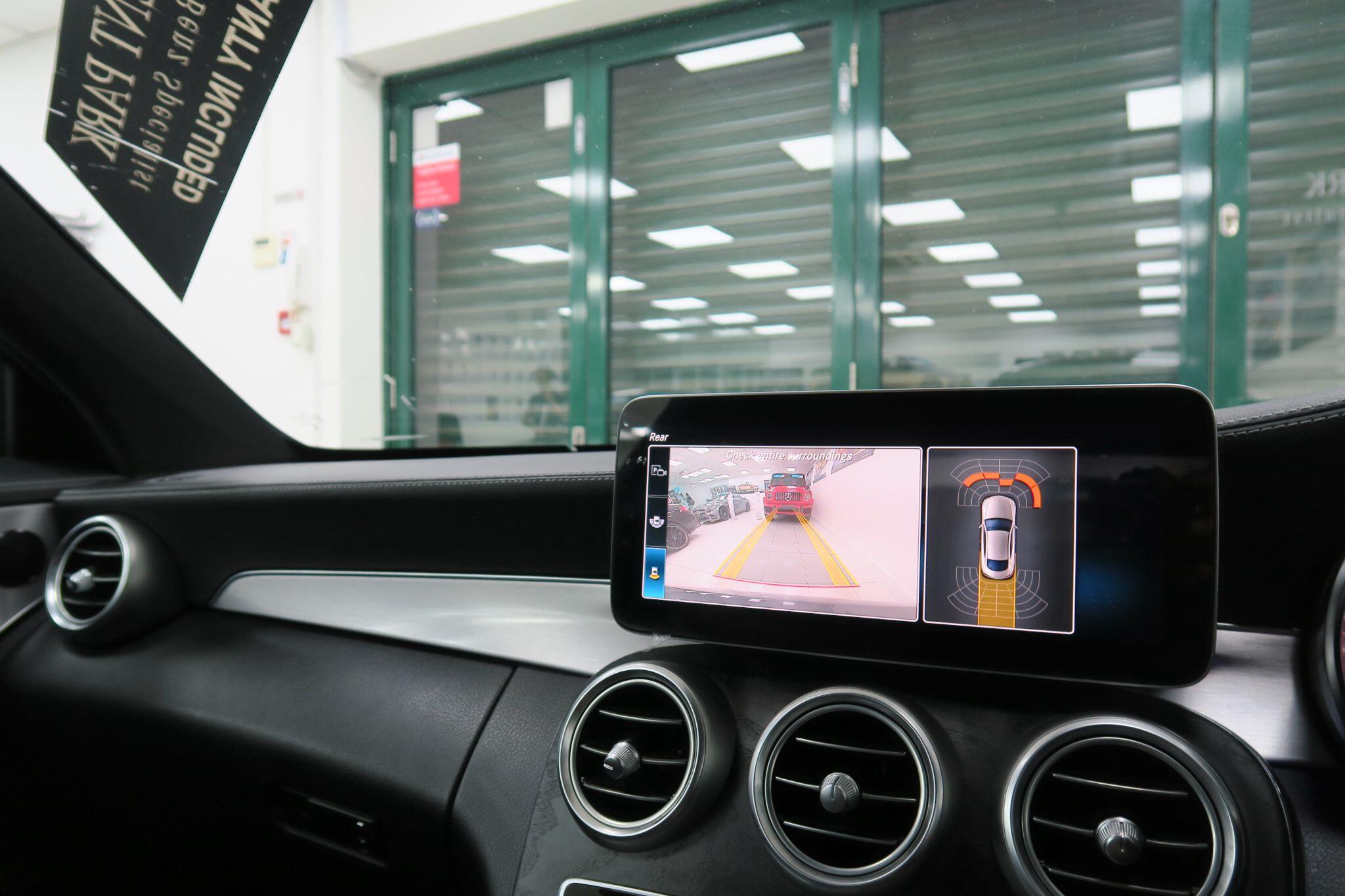 Mercedes-Benz C-Class view 13
