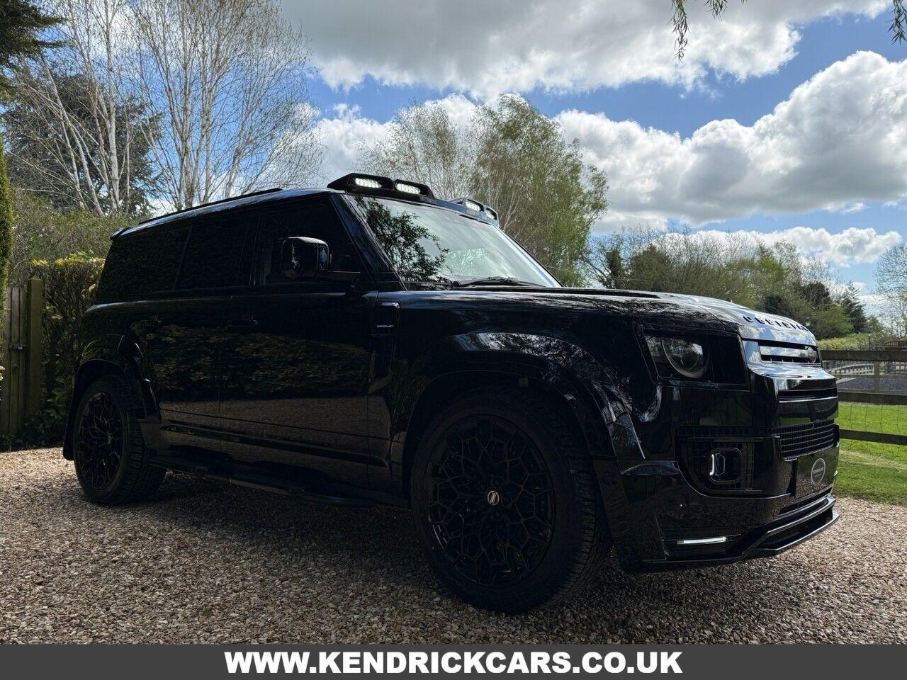 Land Rover Defender 110 view 8