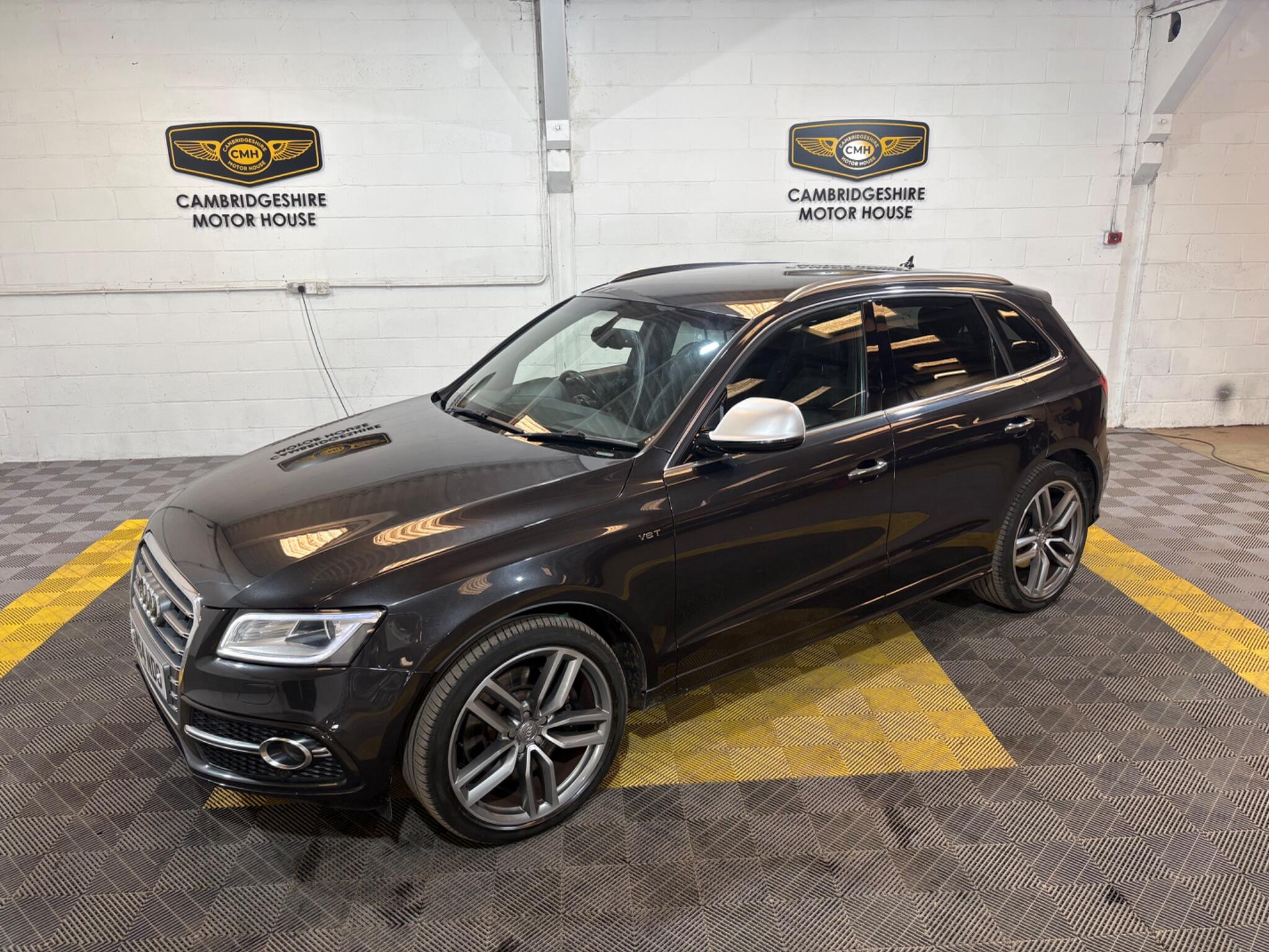Audi SQ5 view 3