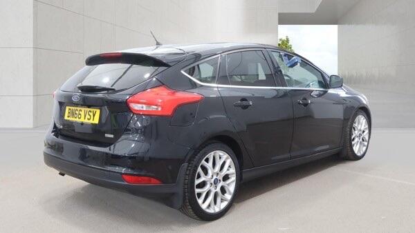 Ford Focus view 2