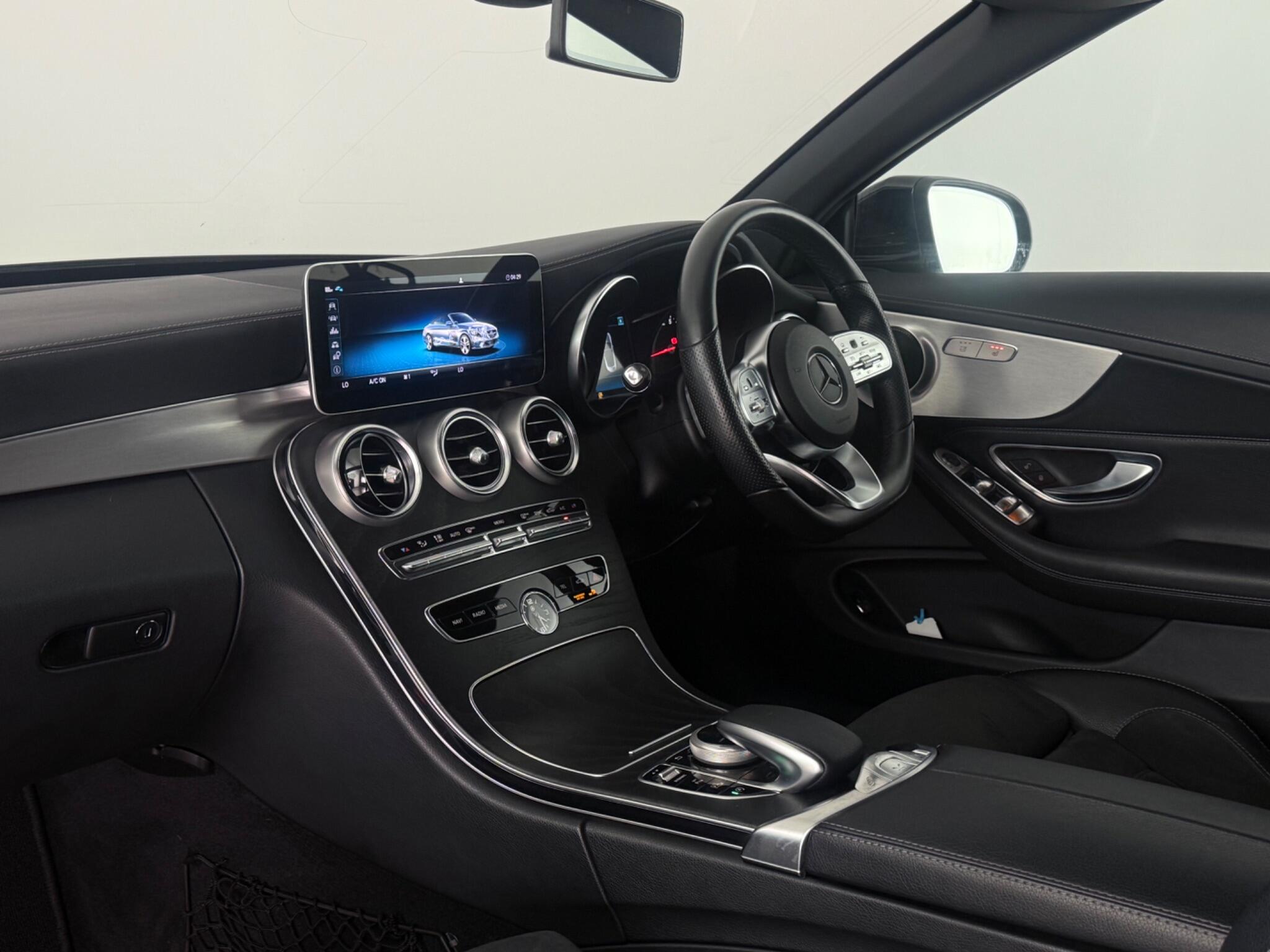 Mercedes-Benz C-Class view 4