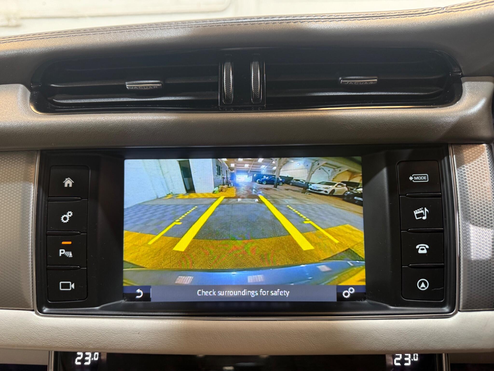 Jaguar XF view 49