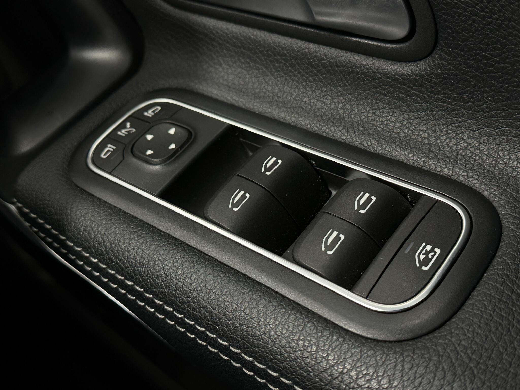 Mercedes-Benz CLA view 19