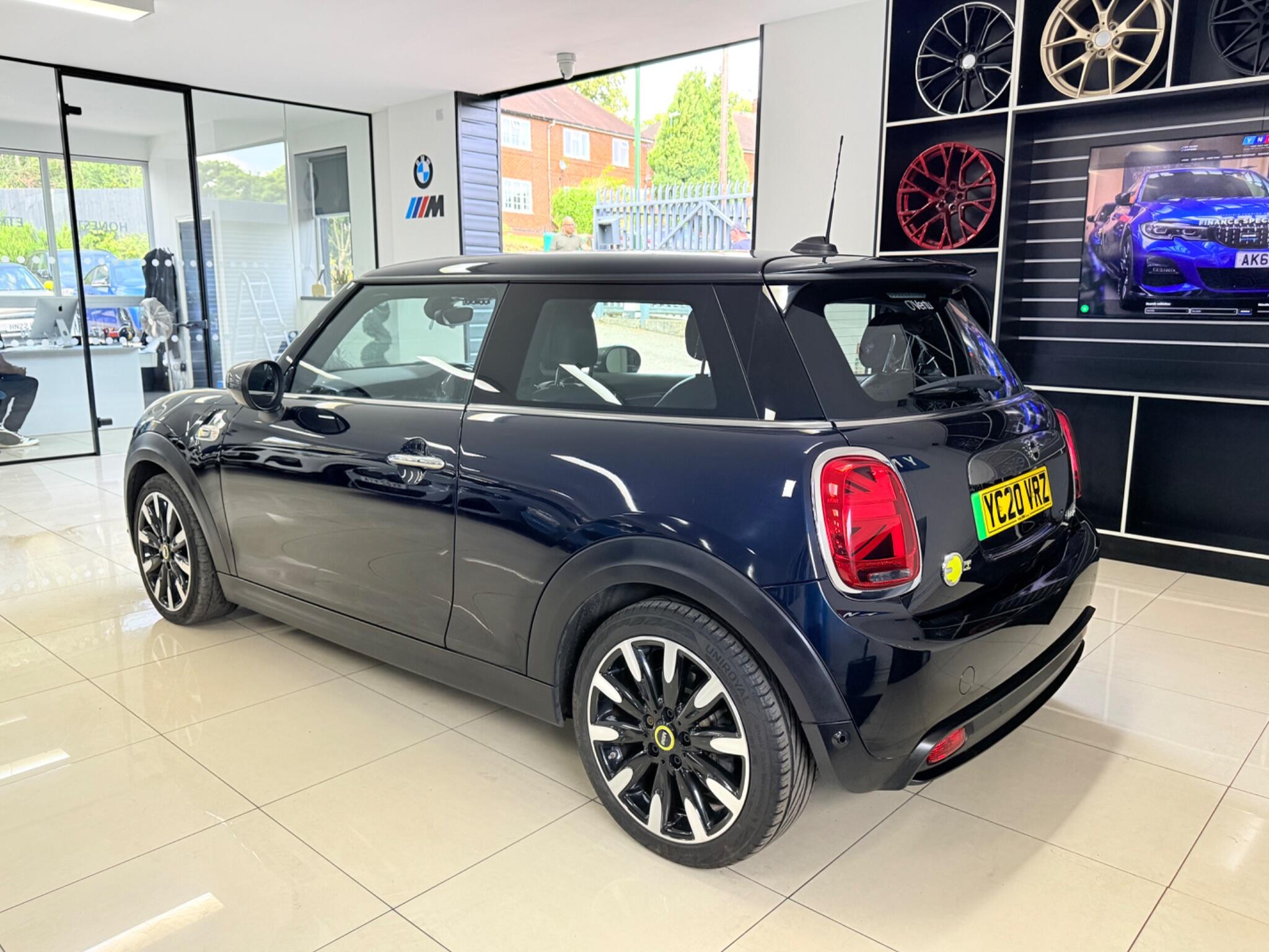 MINI Hatch view 4