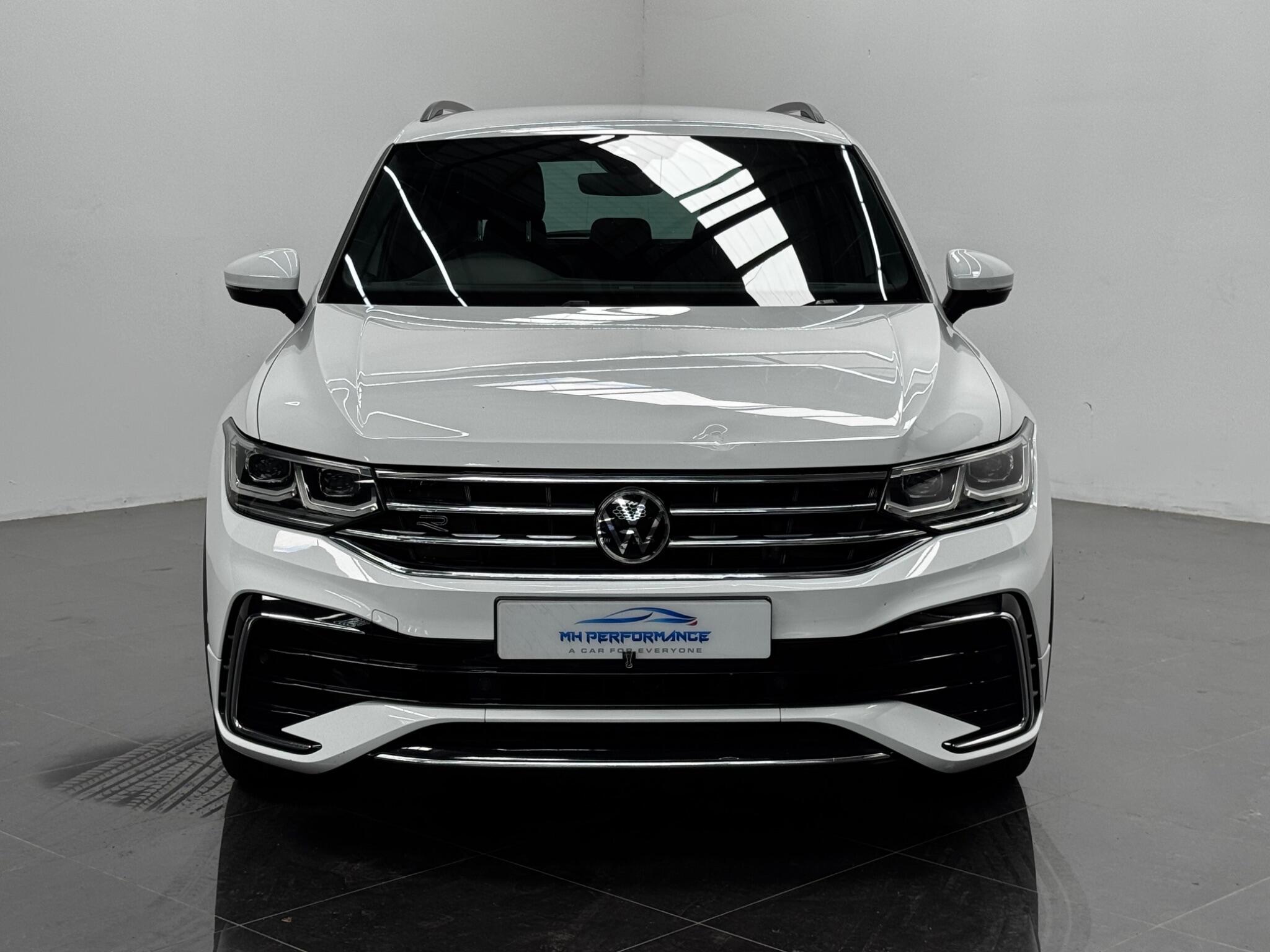 Volkswagen Tiguan view 2