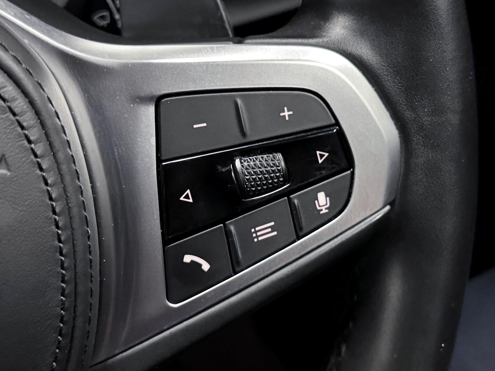BMW 1 Series view 30