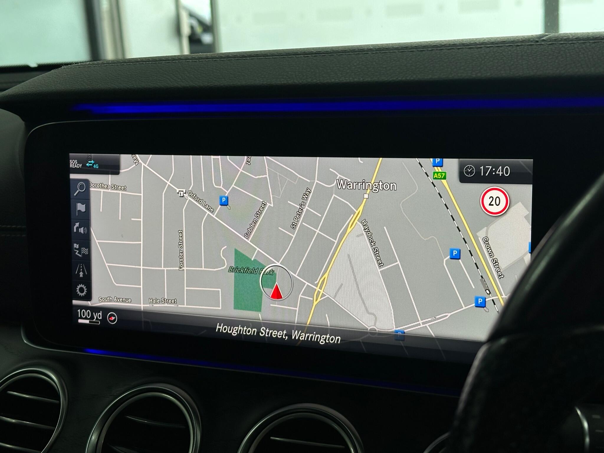 Mercedes-Benz E Class view 29