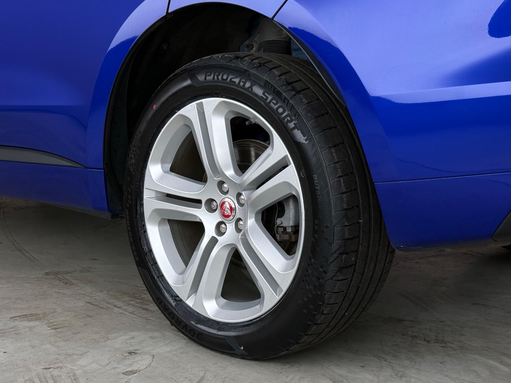 Jaguar F-Pace view 8