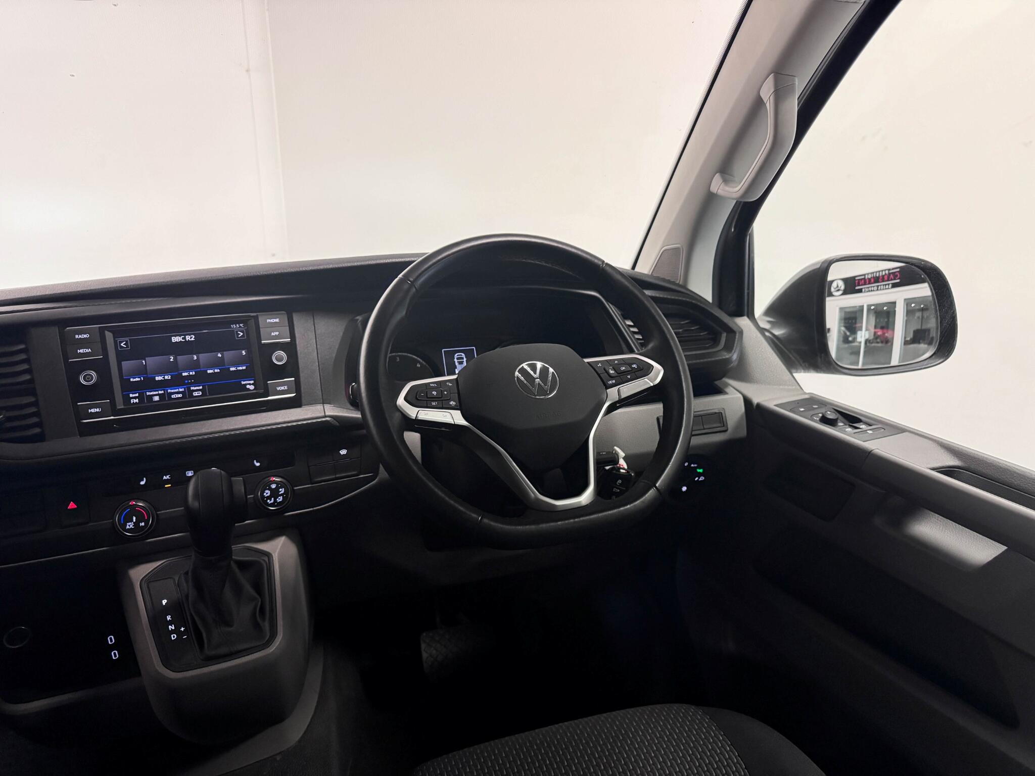 Volkswagen Transporter view 12