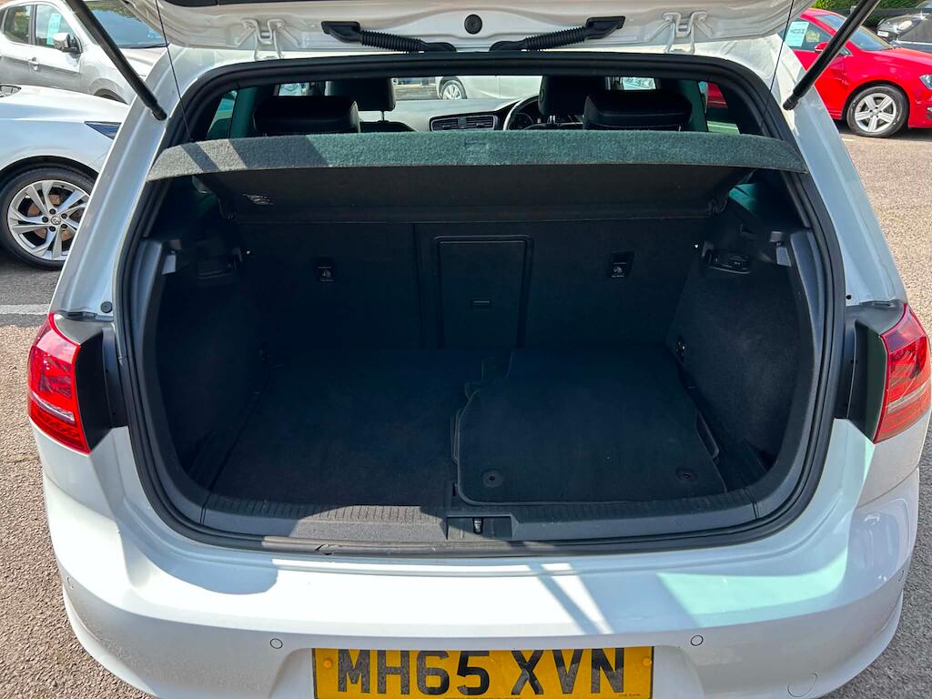 Volkswagen Golf view 13