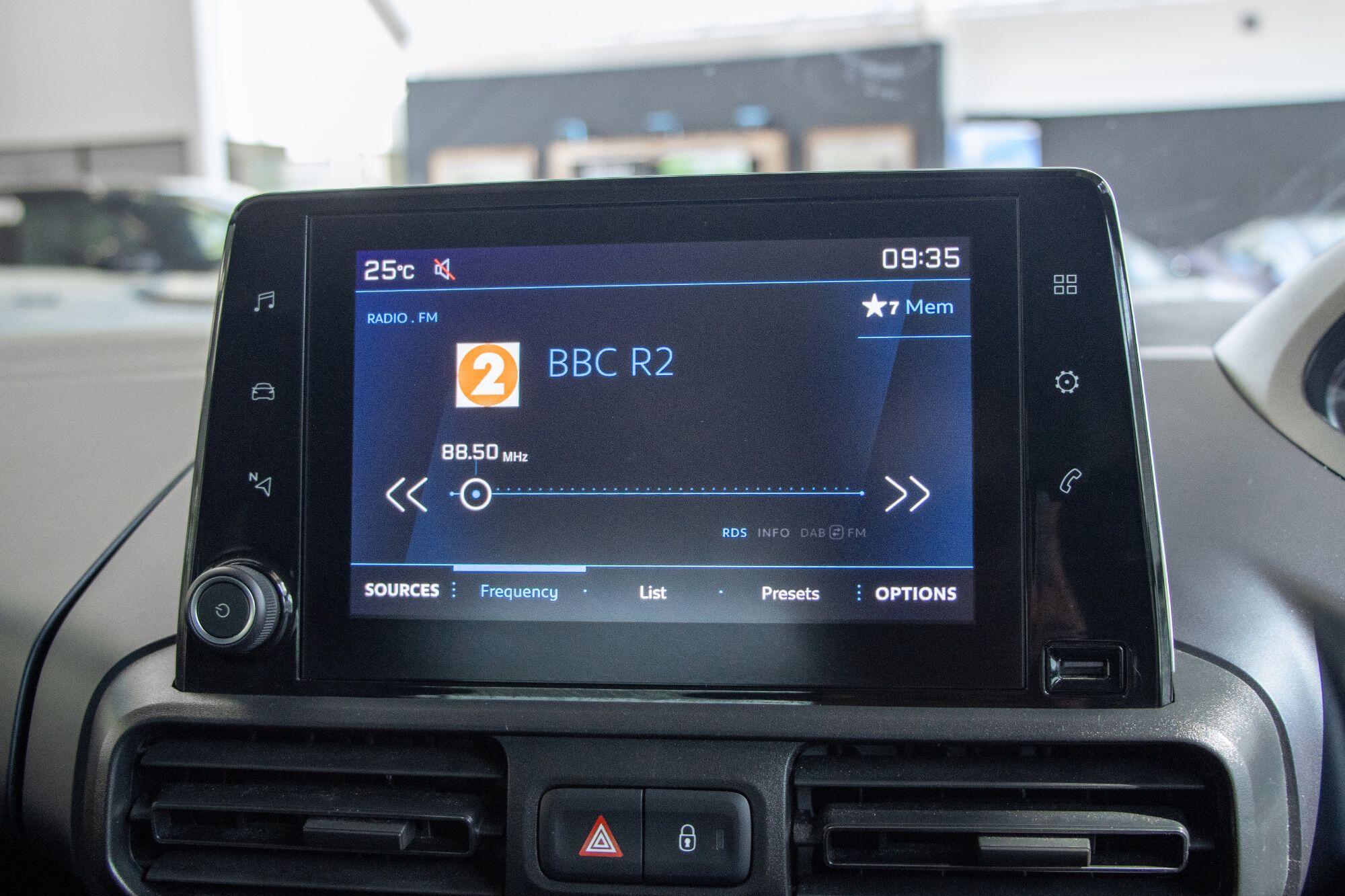 Peugeot Rifter view 29