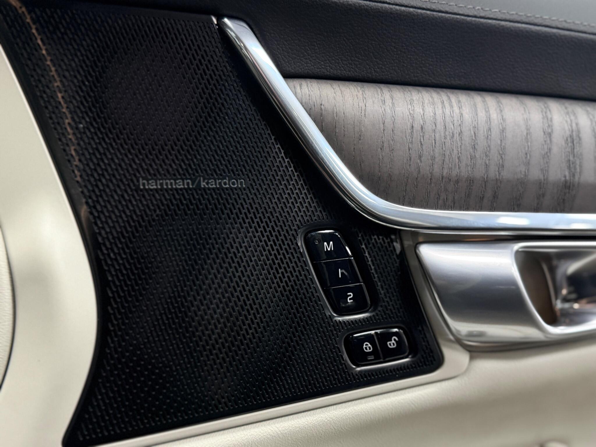 Volvo S90 view 26