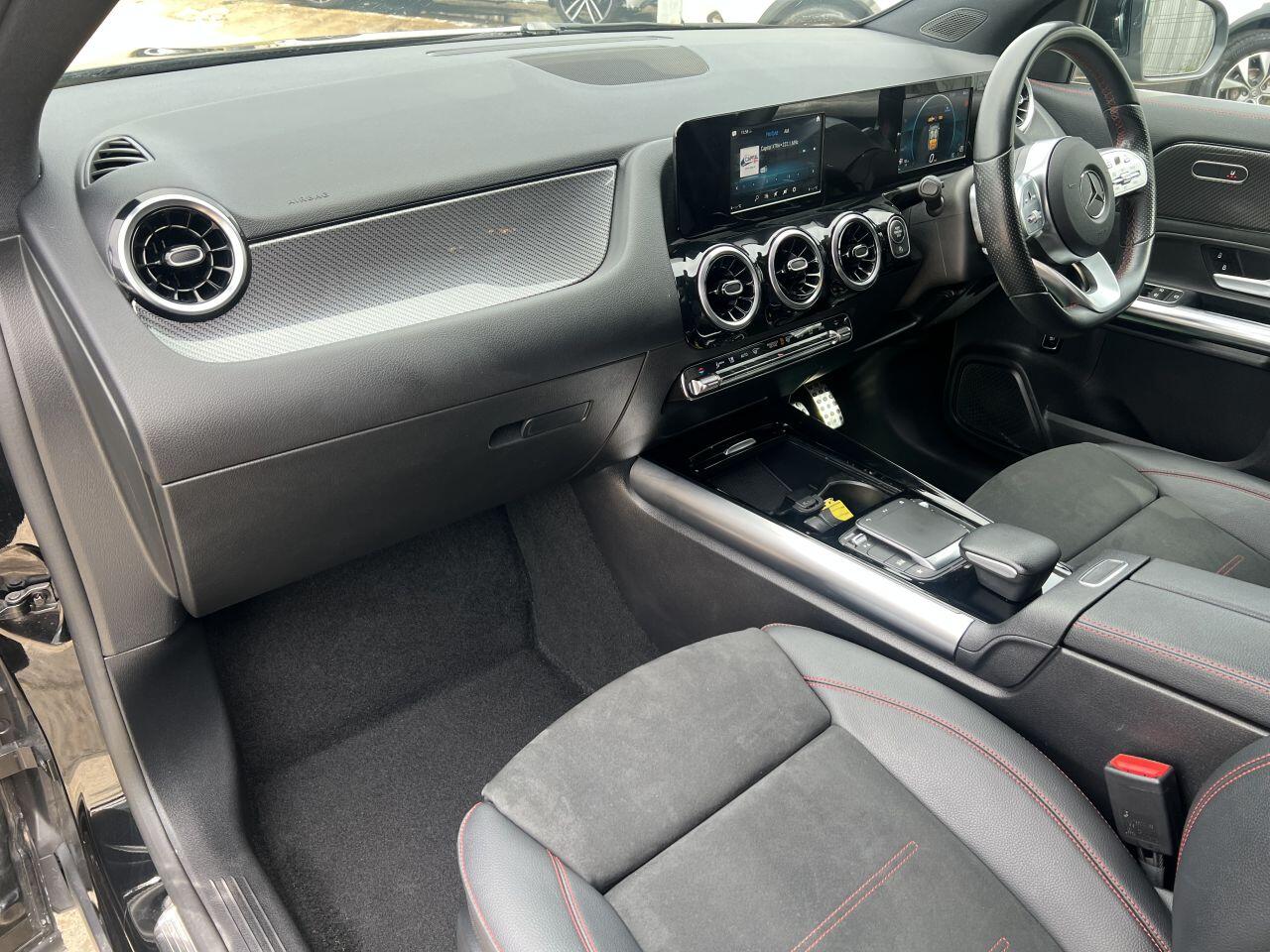 Mercedes-Benz Gla view 24
