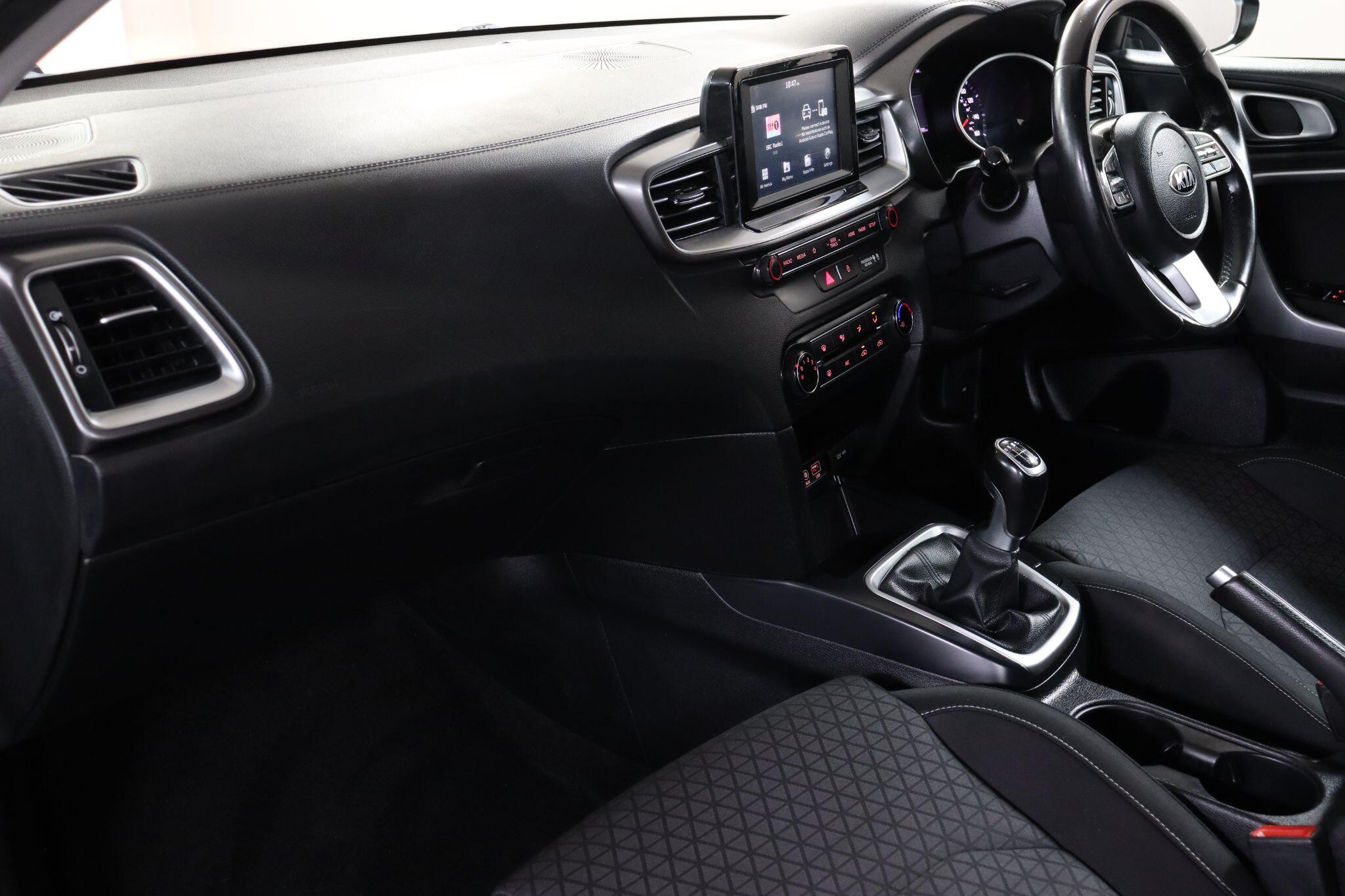 Kia Ceed view 34