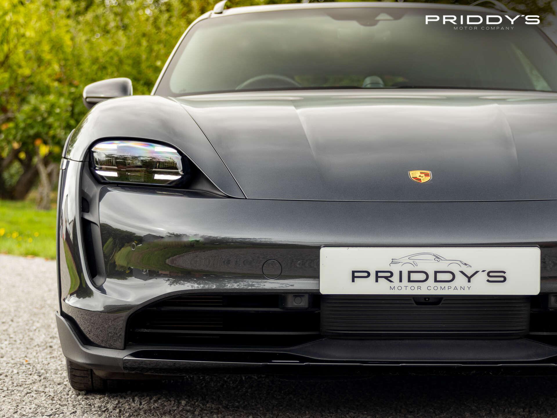 Porsche Taycan view 17