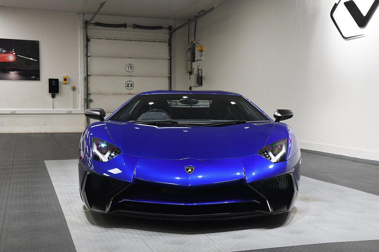 Lamborghini Aventador view 32