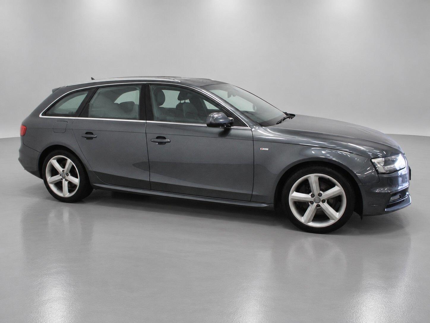 Audi A4 view 4