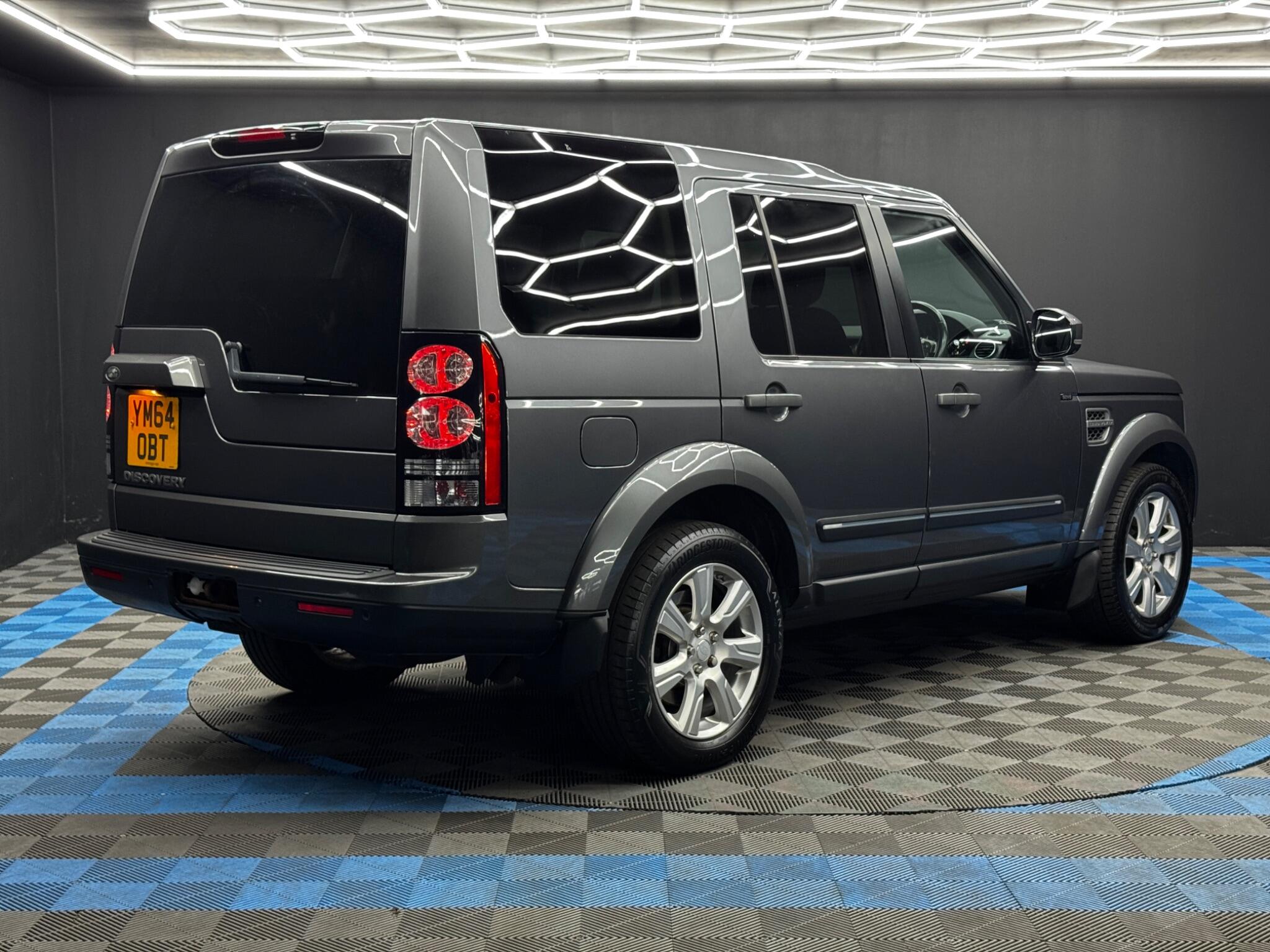 Land Rover Discovery view 5